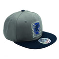 Cappellino Harry Potter Corvonero snapback grigio e blu con ricamo stemma Ravenclaw
